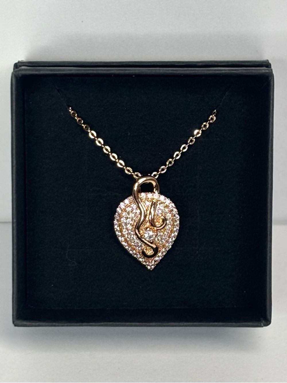 18k rose gold-plated pendant necklace